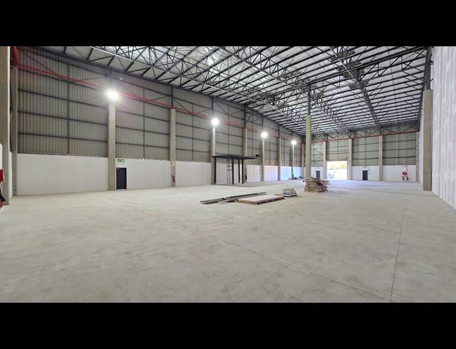 3,743M² WAREHOUSE TO LET IN SPARTAN